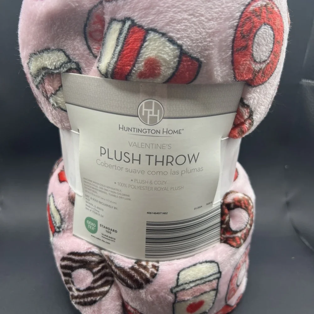 NWT Huntington Home Valentines Plush Throw Donuts & Coffee 50